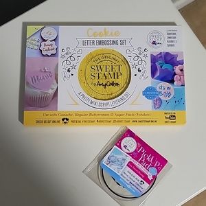 Letter embossing set for cookie and cake decorating
